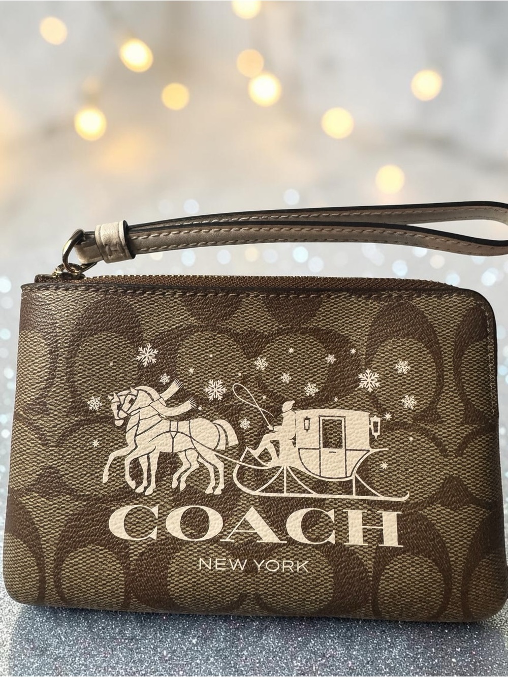 Coach CN755 Corner Zip Wristlet Holiday Horse & Sleigh Signature Canvas Like NEW